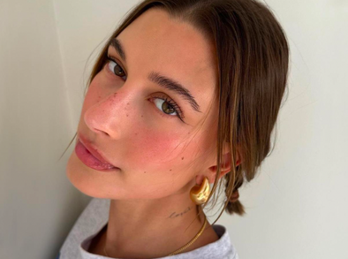 The Ultimate ‘It Girl’ Strikes Again: Hailey Bieber’s ‘Strawberry Girl’ Beauty Trend