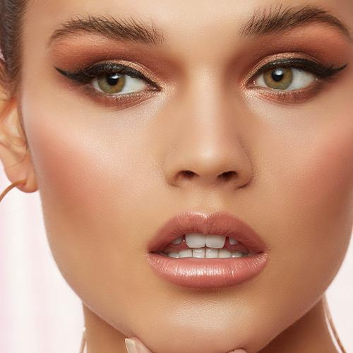 From Bold Wings to Soft Lines – Eyeliners That Define Your Look