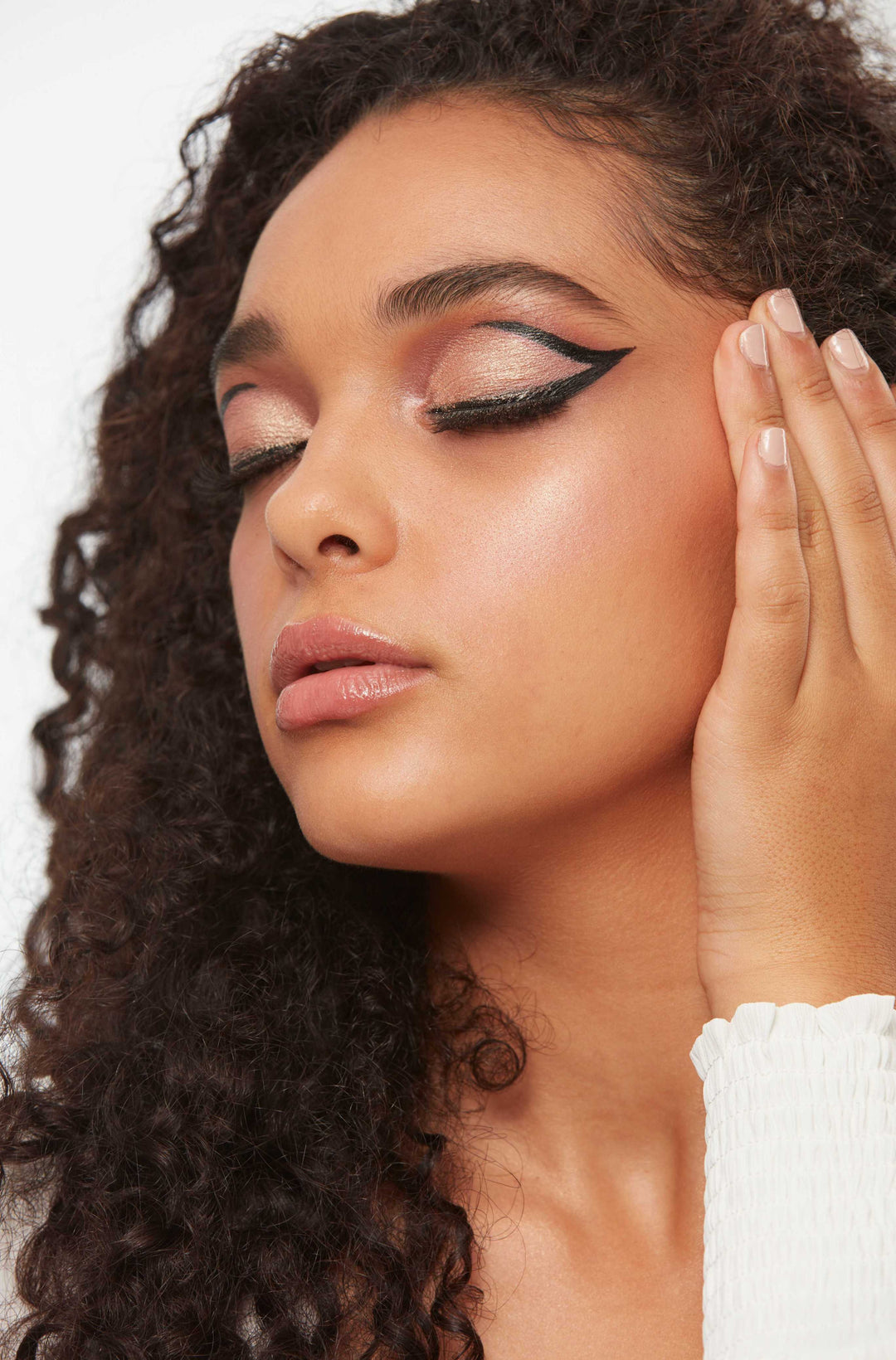 Are magnetic lashes safe for eyes?